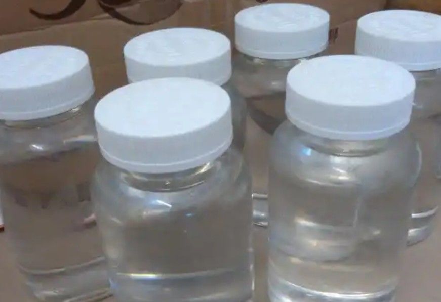 Katı İçeriği % 79-85 Metil Melamin Formaldehit reçine Suda çözünür 2 mm'ye kadar esneklik Kaplamalar ve yapıştırıcılar için uygundur